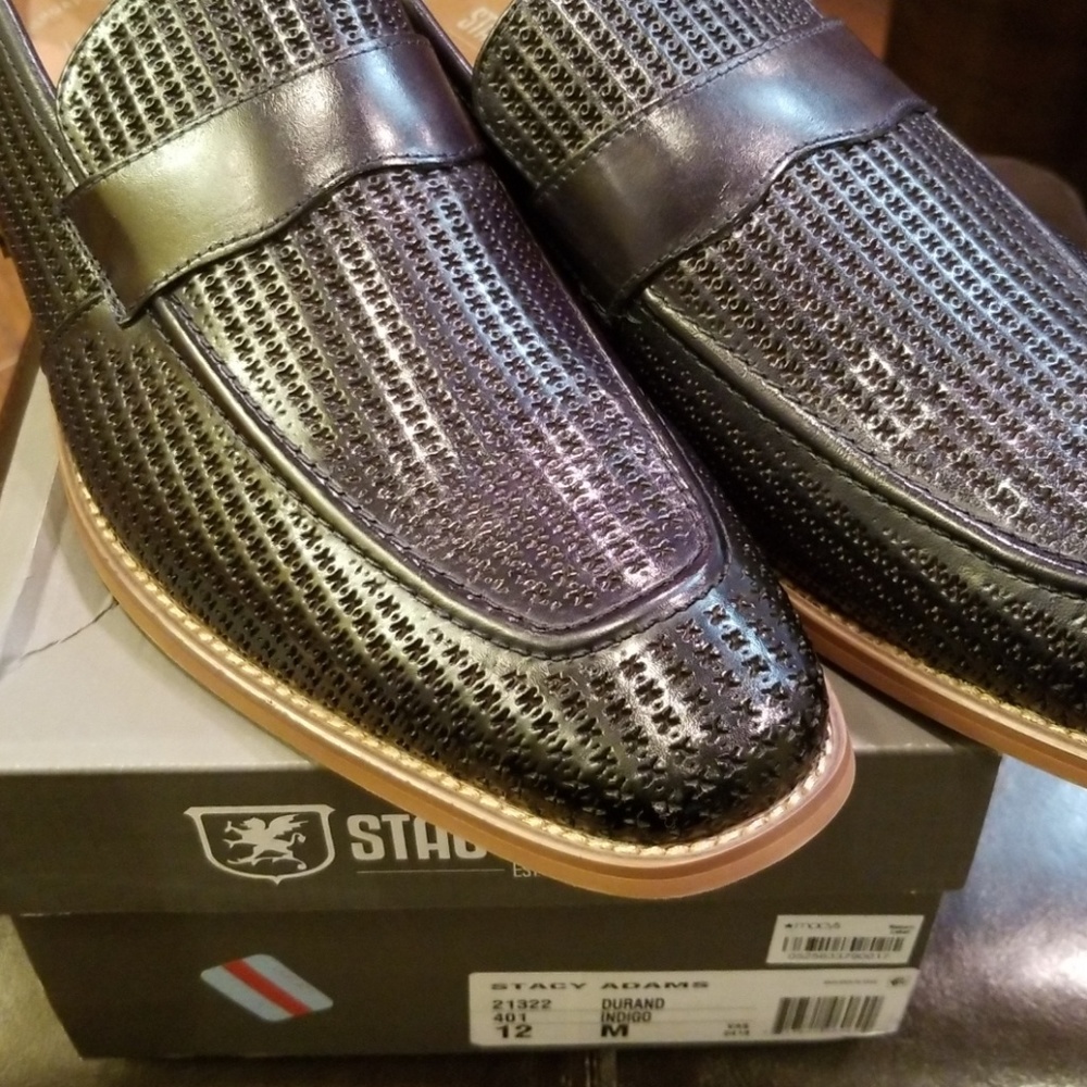 Dress shoes